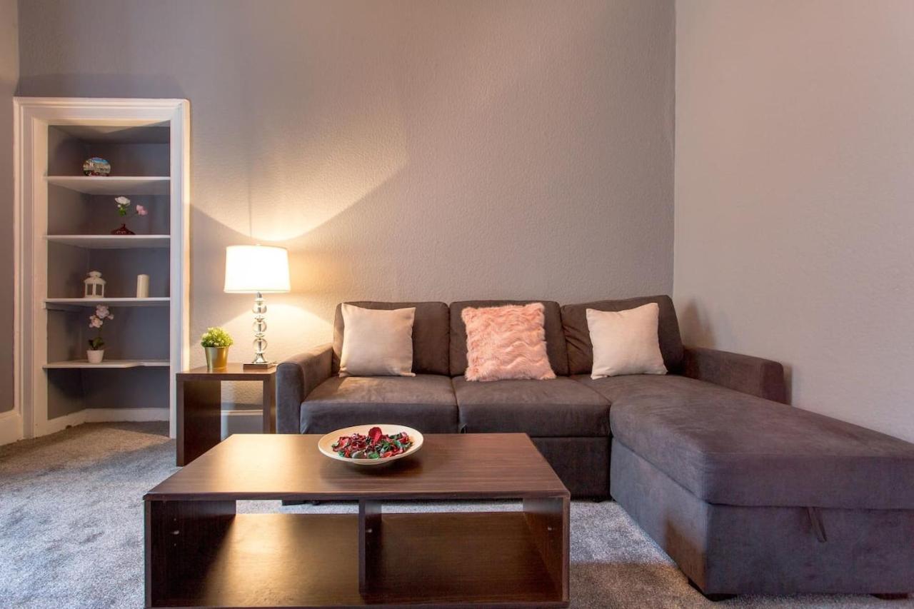 Stunning 2-Bed Apartment In Central 爱丁堡 外观 照片