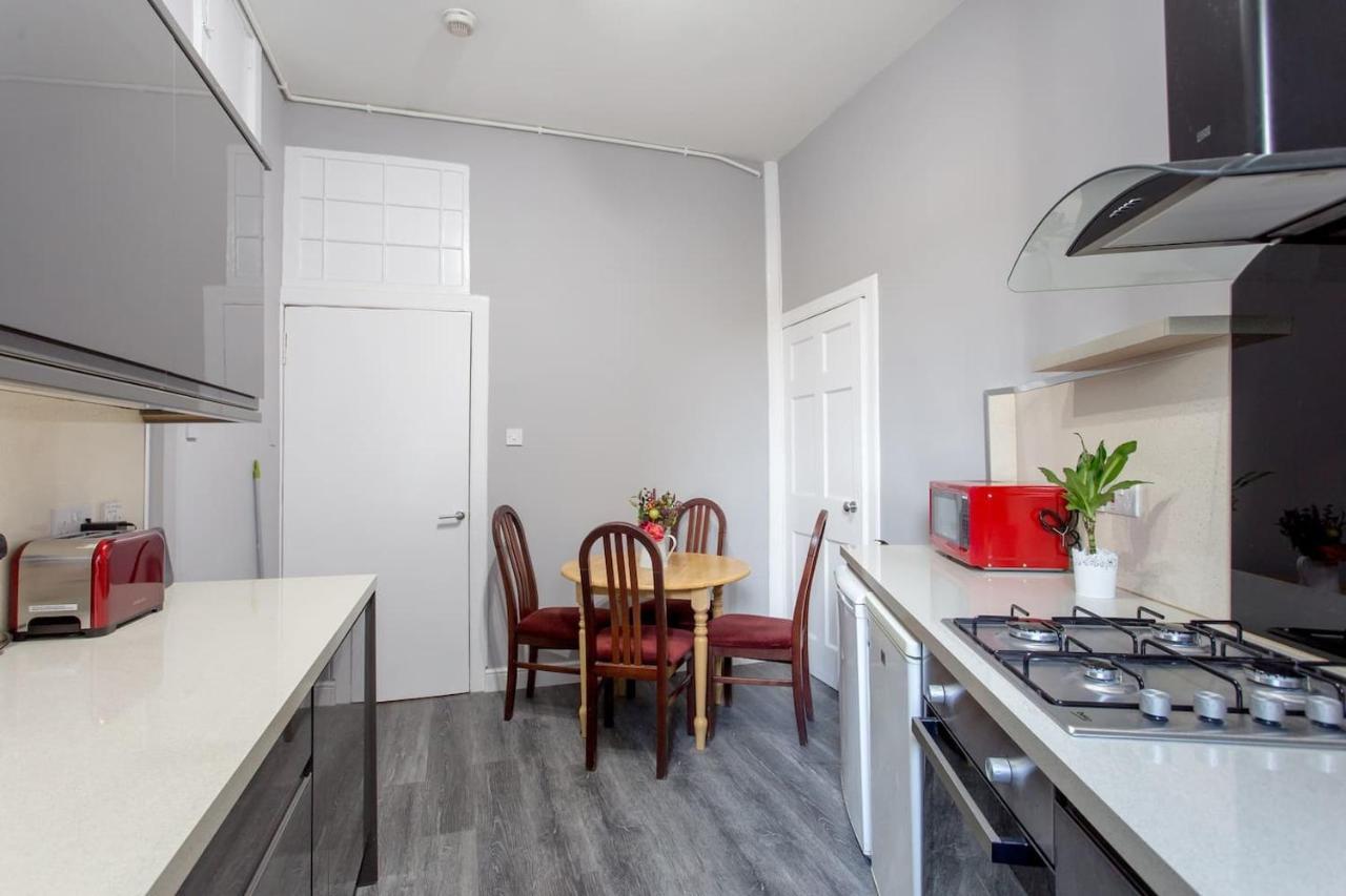 Stunning 2-Bed Apartment In Central 爱丁堡 外观 照片