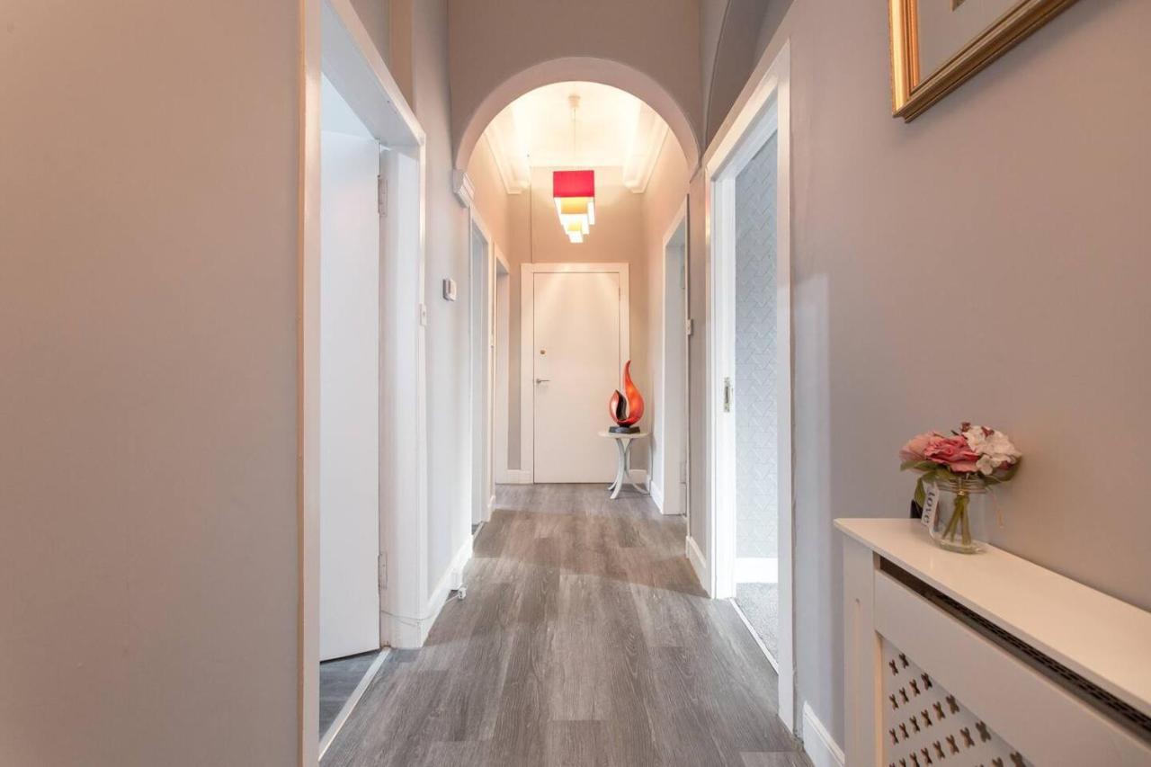 Stunning 2-Bed Apartment In Central 爱丁堡 外观 照片