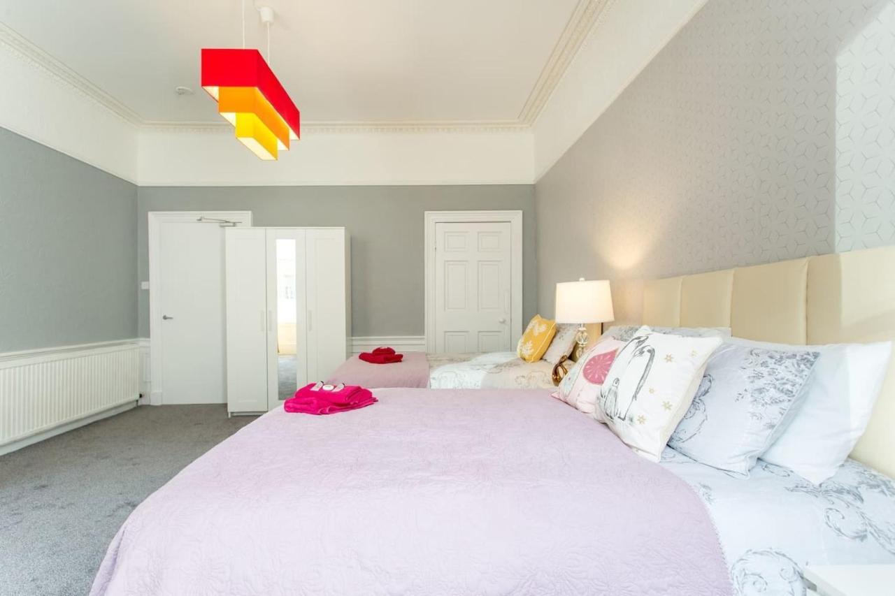 Stunning 2-Bed Apartment In Central 爱丁堡 外观 照片
